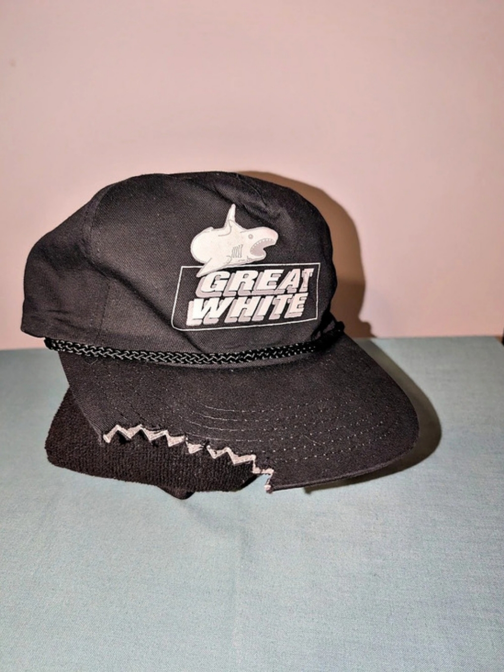 Vintage Great White Shark Trucker Hat Black